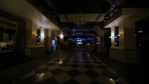 Lichten uitgeschakeld in lege hall — Stockvideo