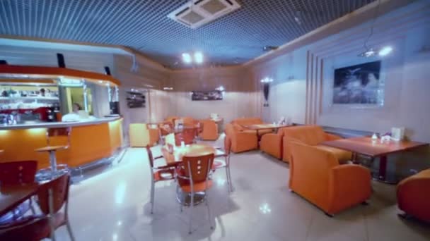 Пустой небольшой ресторан — стоковое видео