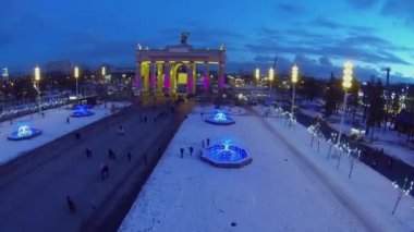 Cityscape Vdnh sokak trafik ile