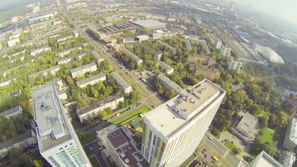 Panorama van de stad in de ochtend — Stockvideo