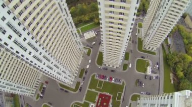 Büyük Park ve araba ile karmaşık yapı yaşam