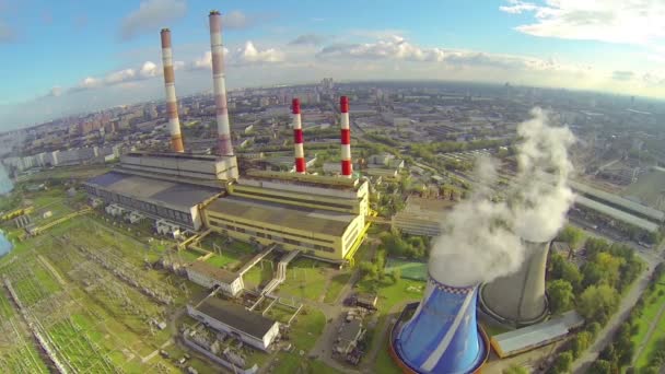 Power plant in big modern city — Stock Video