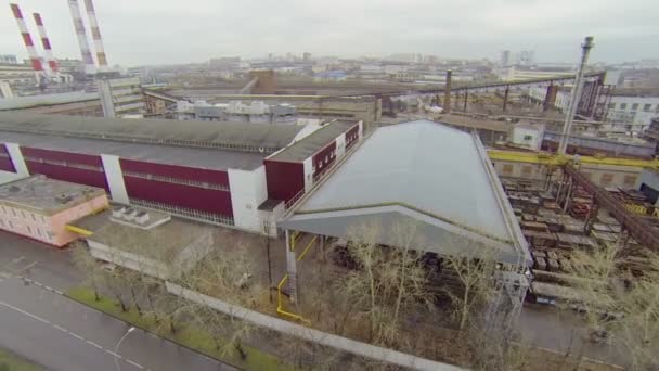 Залізобетонні вироби заводу в Москві — стокове відео