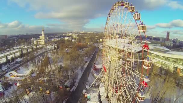 Rosyjski Exhibition Center Ferris koło — Wideo stockowe