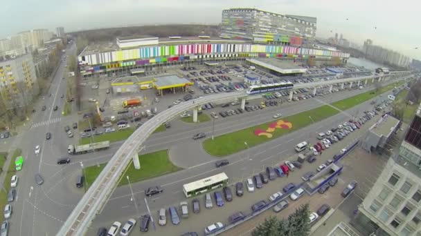 Trafic automobile à la croisée des chemins — Video