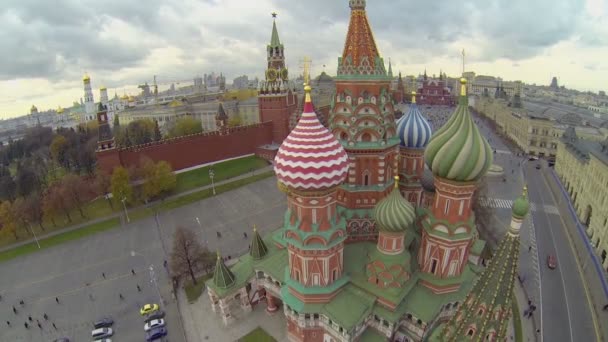 Gebäude der Basilikumkathedrale — Stockvideo