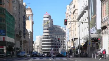 Gran Via üzerinde gün trafik