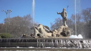 Poseidon sürme araba anıt