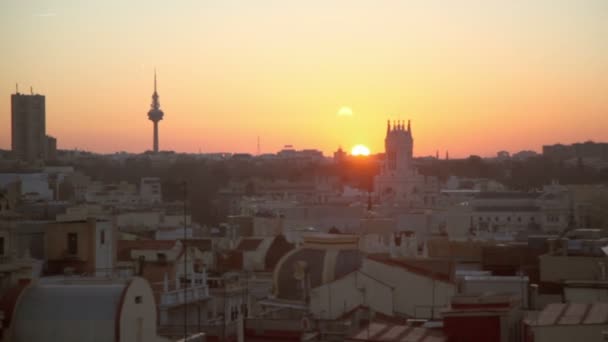 Cityscape с крышами по утрам — стоковое видео