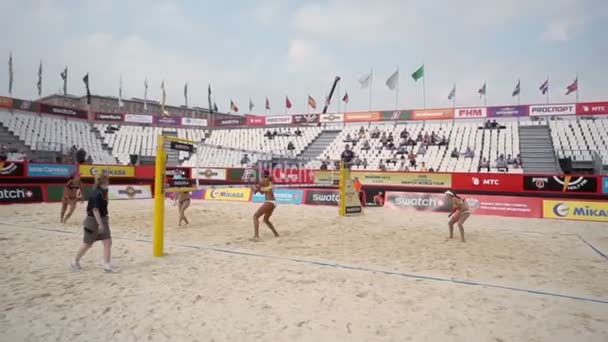 Grand Slam durante el partido de voleibol playa — Vídeos de Stock