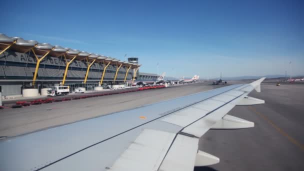 Luchthaven van Madrid-barajas — Stockvideo