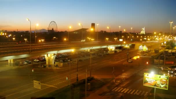 Traffico sul ponte di sorvolo — Video Stock