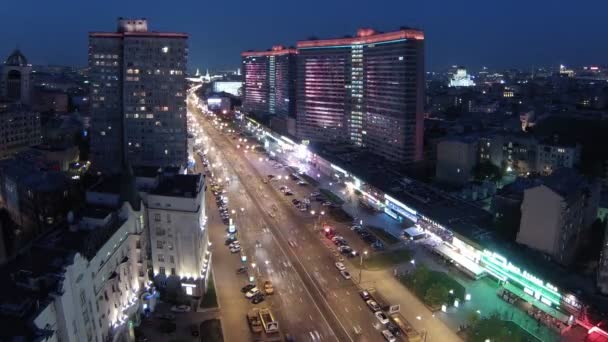 Tráfego noturno em New Arbat — Vídeo de Stock