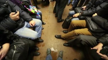 bacaklar commuters metro Vagon araçla.