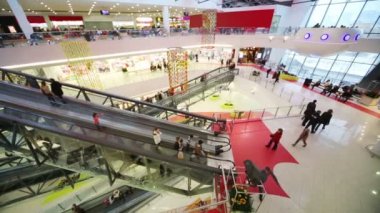 Birçok alıcı büyük alışveriş merkezi