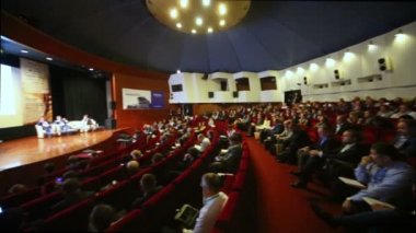 seyirci konuşma dinle