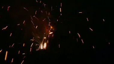 İnşaat alanında kaynak eser