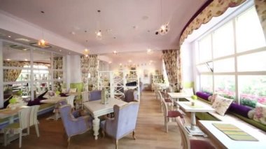 Cafe salonunda anderson