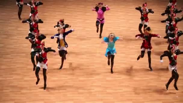 Meninas dançam no campeonato mundial — Vídeo de Stock