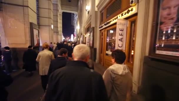 People near Tchaikovsky Concert Hall — Stock Video