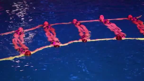 妇女同步游泳 — 图库视频影像
