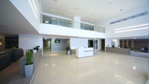 Salle de réception vide dans un bâtiment moderne — Video