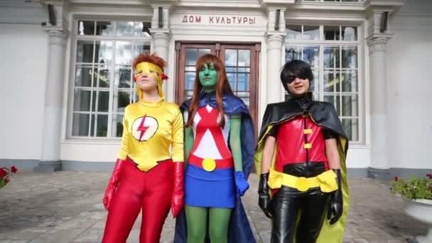 Superheroes di festival Everycon — Stok Video