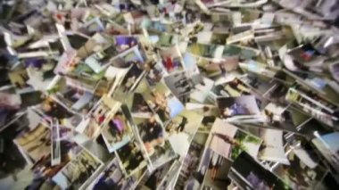 Farklı renkli fotoğraf yığını