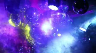 Ayna topları Döndür ve ışıkları yansıtır