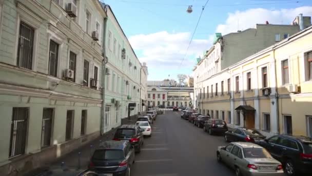 沿着列尼夫卡街移动 — 图库视频影像