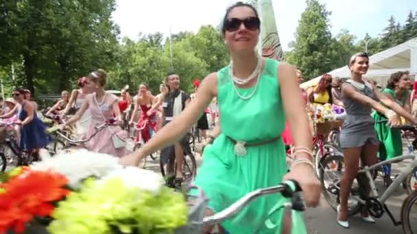 Beautiful participants on cycle parade — Stock Video