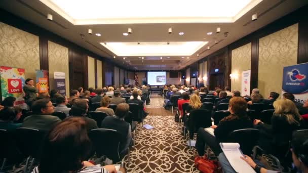 Publik på II årliga internationella konferensen — Stockvideo