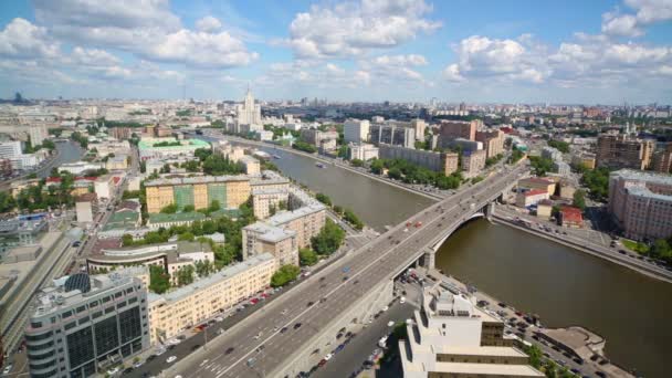 Prachtig uitzicht op het stadsbeeld met gebouwen — Stockvideo