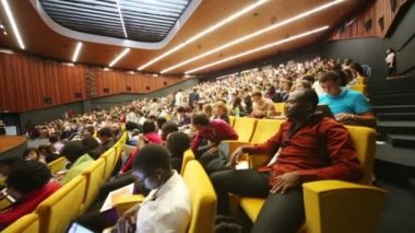 Global Youth to Business forumundaki kişiler