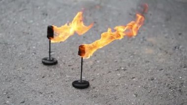 İki yanma ve meşaleler Sigara