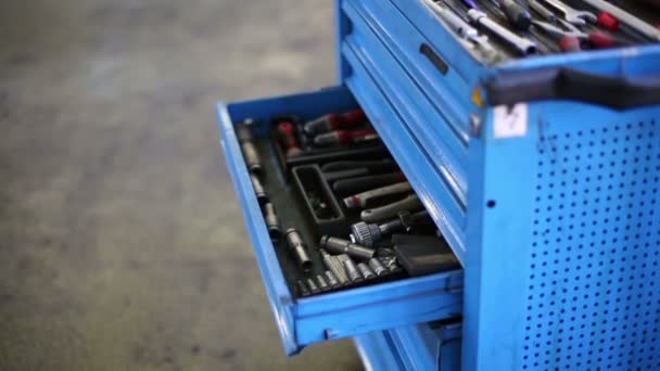 Metal box with tools for car repair — Stock Video