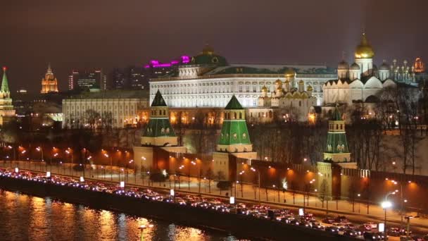 Kremlin Embankment och Grand Kremlin Palace — Stockvideo