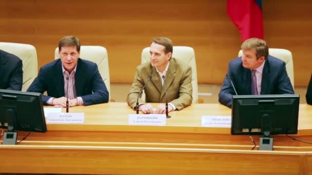 Zhukov, Naryshkin, Ananskikh en la presentación — Vídeo de stock