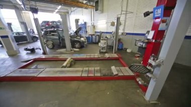 Atölyede tekerlek hizalama kamber için ekipman