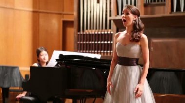 Şarkıcı şarkı opera şarkı