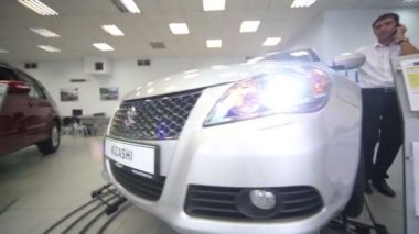 Ön inceleme yeni araba Suzuki