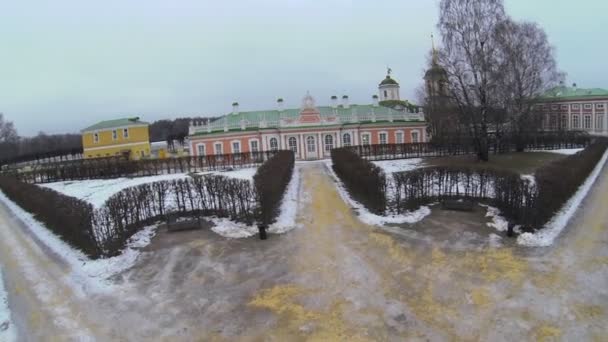 Panorama avec chemins dans le musée-propriété Kuskovo — Video