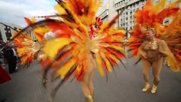 Dance ensemble perfoms at carnival — Stock Video