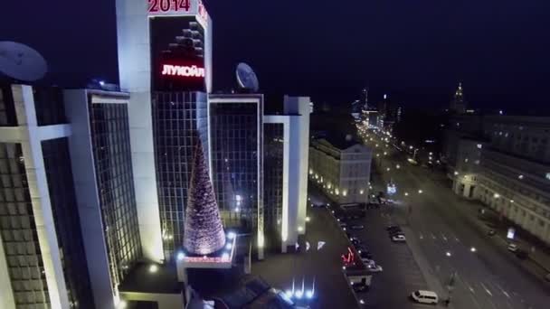 Utcai autók közelében Lukoil cég — Stock videók