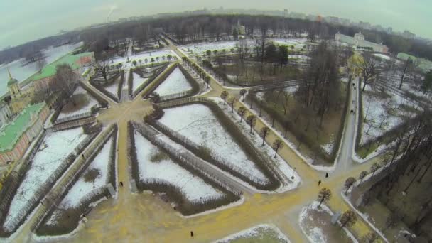 Grote park van museum-landgoed Kuskovo — Stockvideo