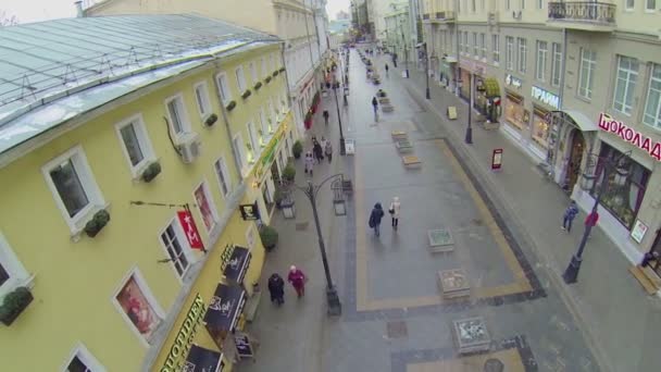 Citizens walk by Kamergersky street — Stock Video