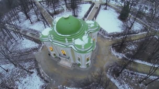 Edifice of Aviary in museum-estate Kuskovo — Stock Video