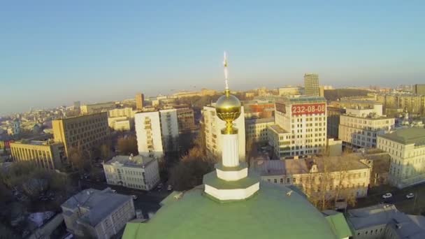 Zlatý Kříž na kopuli kostela St. Simeon — Stock video