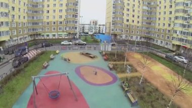 Mavi Gergedan modern sanat heykeli