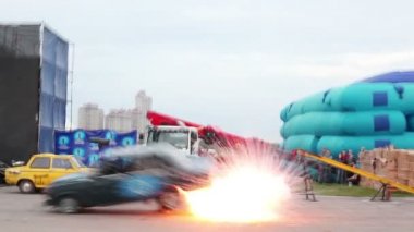 Festivalde araba patladı